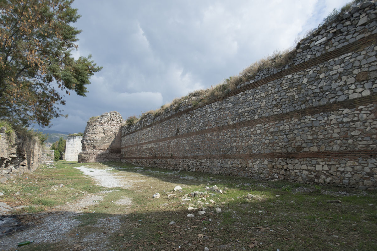 Iznik Wall from Istanbul Gate to Lake Gate october 2018 8291.jpg