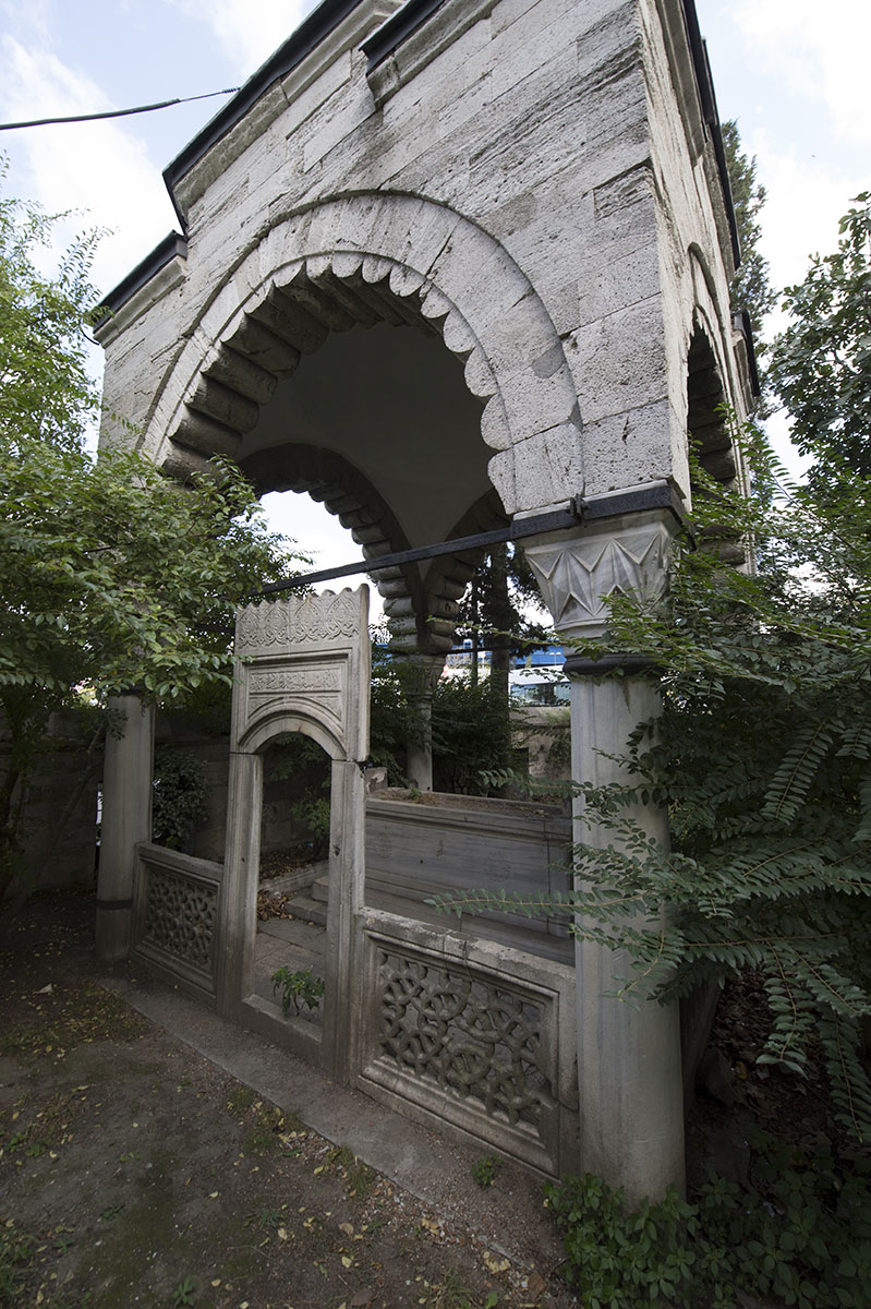 Istanbul Defterdar Camii october 2018 7252.jpg