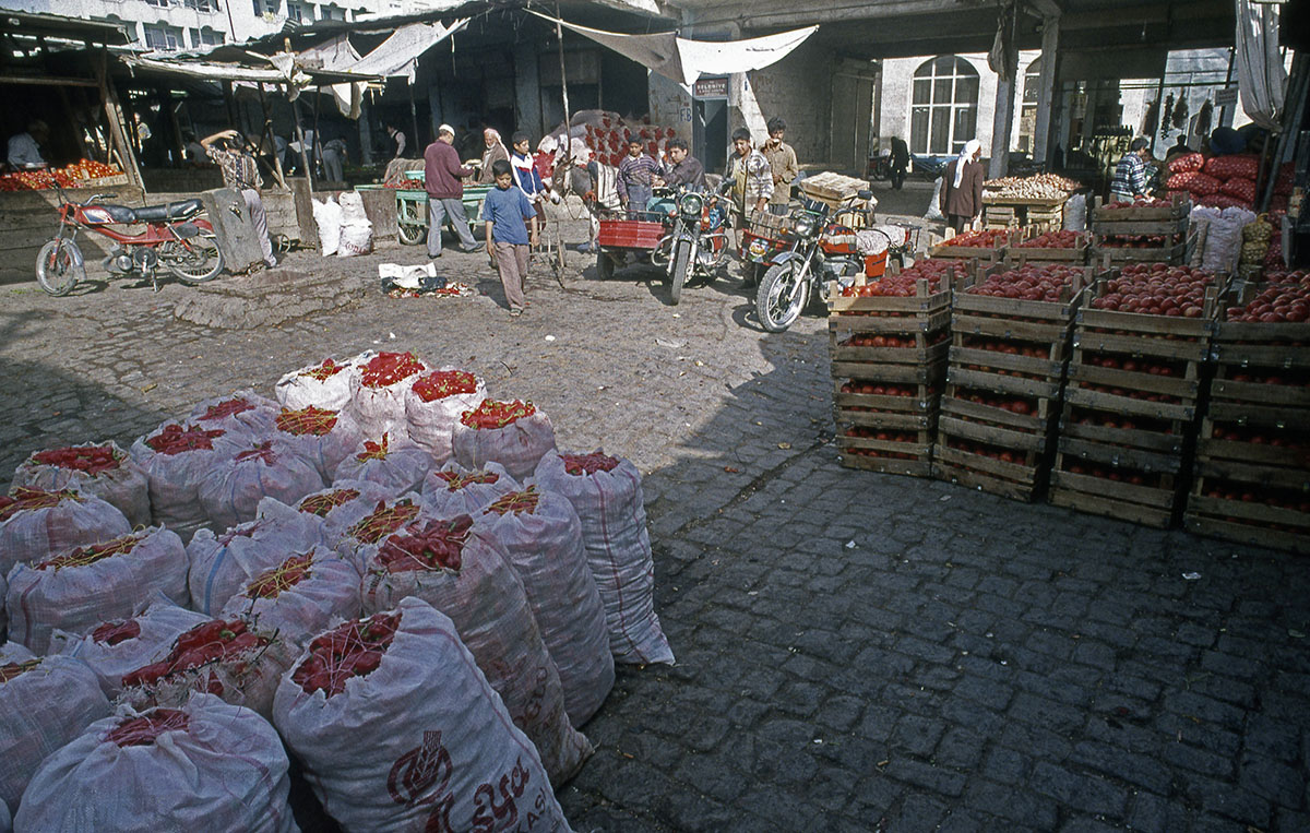 Urfa street scene 5.jpg