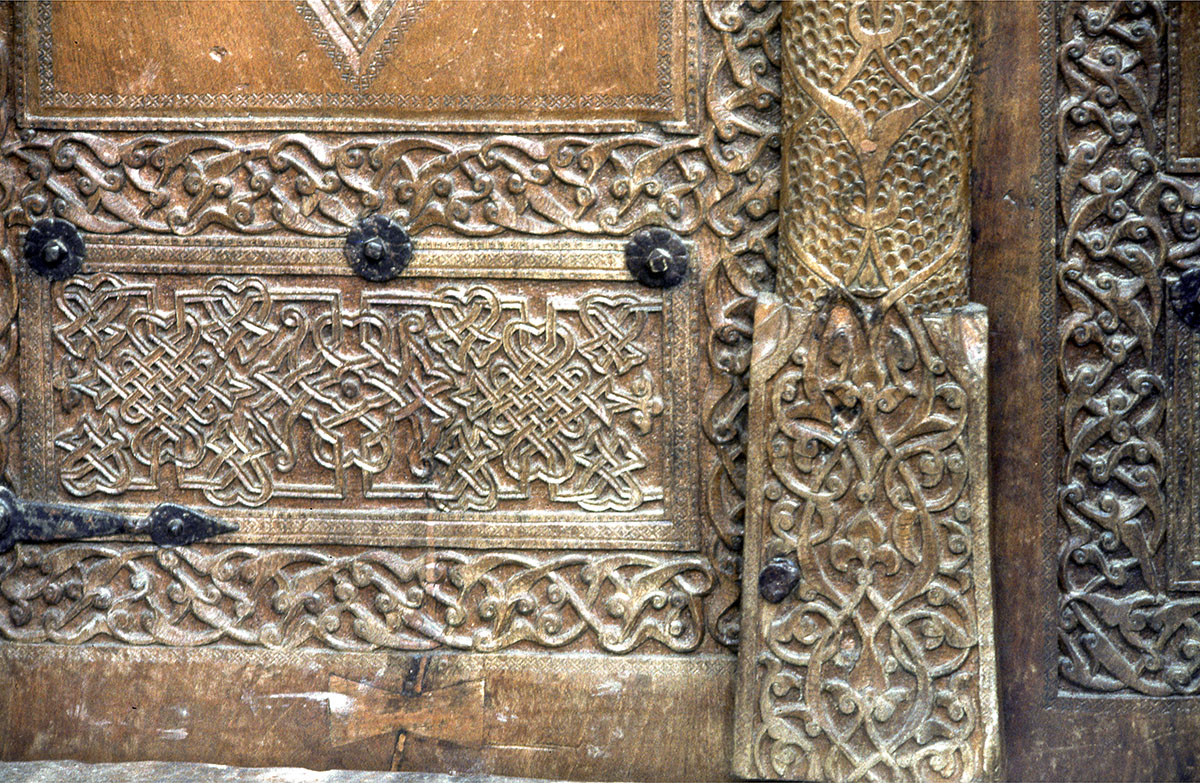 Kasaba mosque door 4.jpg