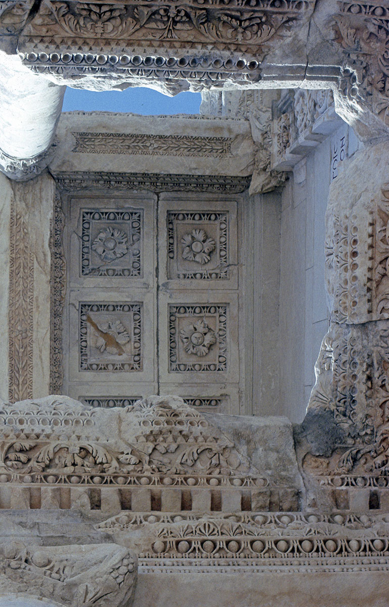 Efes Celsus library