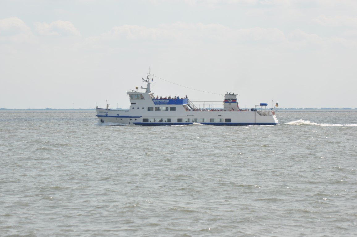 Ferry crossing Jade Bay