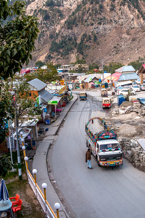 Bazaar in Naran