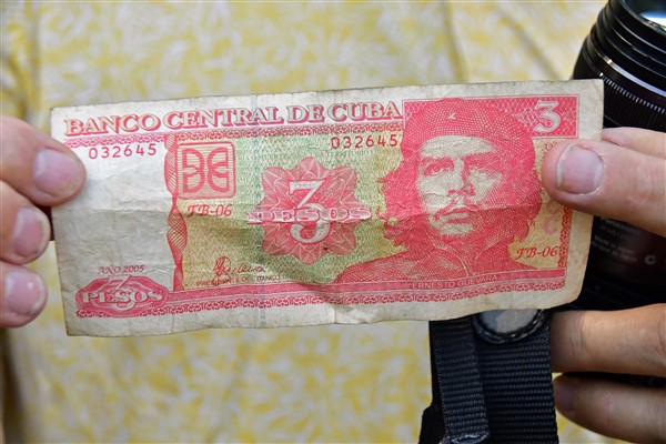 CUBA_2665 On the money
