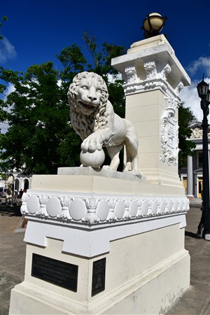 CUBA_3145 Lion, Parque Jose' Marti