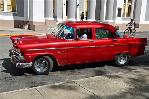 CUBA_3291 Ford Fairlane Customline