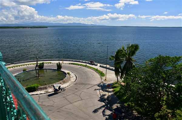 CUBA_3319 Bahia de Cienfuegos from Palacio del Valle