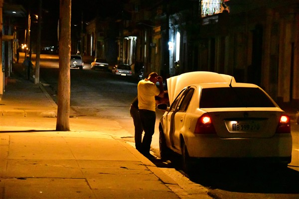 CUBA_3537 Night streets
