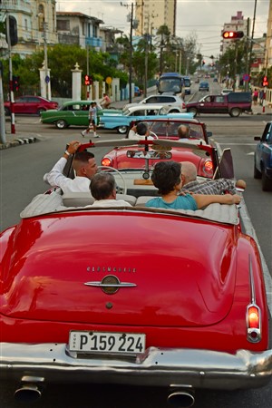CUBA_4176 Rolling through Habana