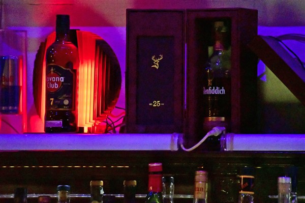 CUBA_4833 Club bar