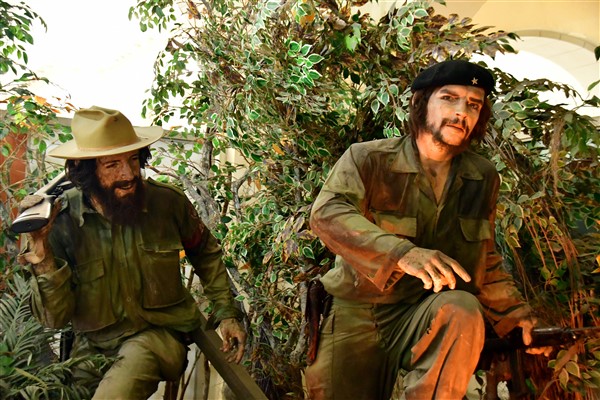 CUBA_5877 Camilo and Che' -  Museo de la Revolucion