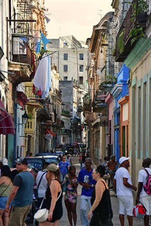 CUBA_6030 On the street in Habana