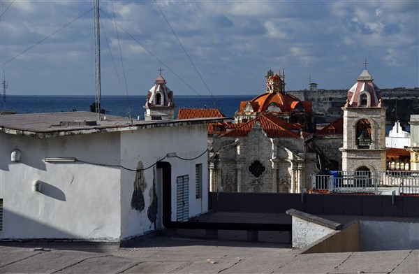 CUBA_6058 From the roof bar of Hotel Ambos Mundos - Hemingway's haunt