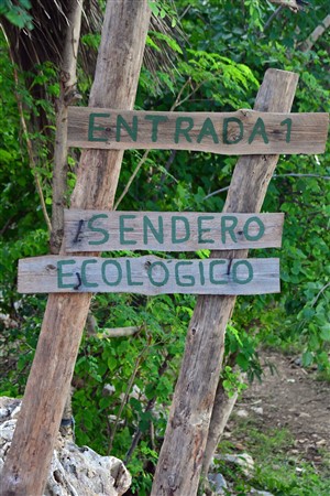 CUBA_6201 Entrance to ecolgical path (nature trail)