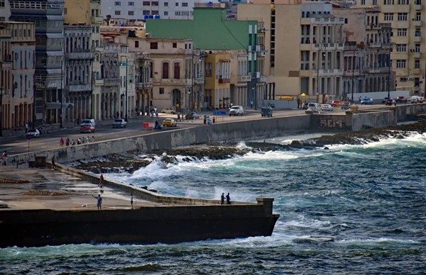 CUBA_6243b Habana malacon
