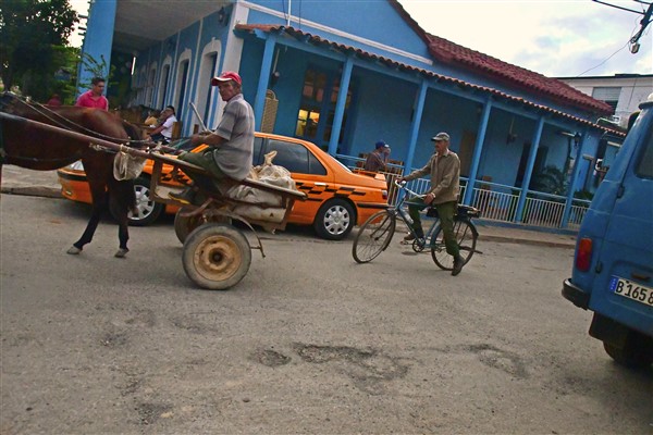 CUBA_7043 Keep seeing three modes of getting around