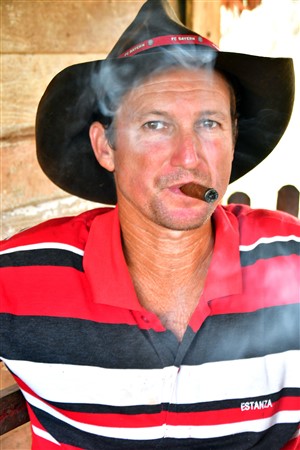 CUBA_7369-2 Farmer, father