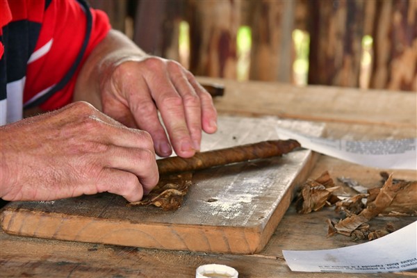 CUBA_7406 Finishing up cigar