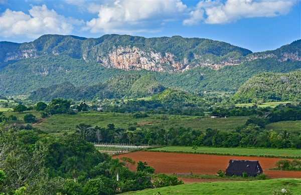 CUBA_7528 Valley view from the organic restaurant