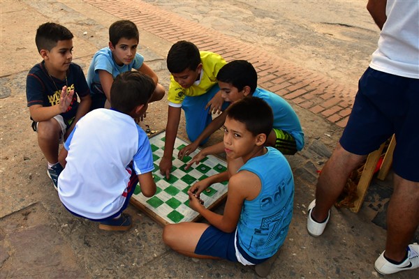 CUBA_7552 Hot game of checkers