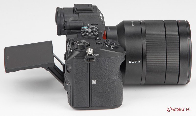 sony-a7-iii-LCD_03.jpg