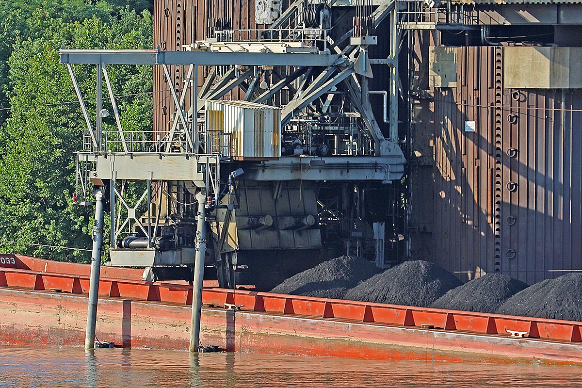 EE5A0800 Coal unloading.jpg