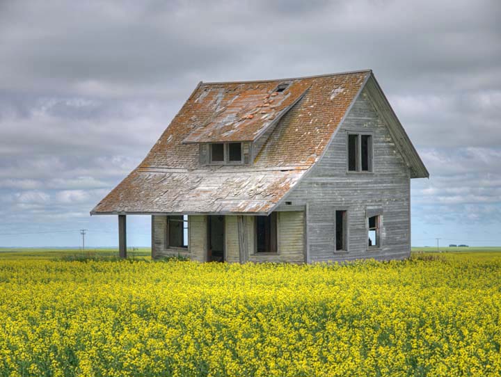Abandoned_building_1715TM