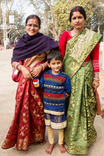 Visitors to the Shanti Stupa at Dhauli