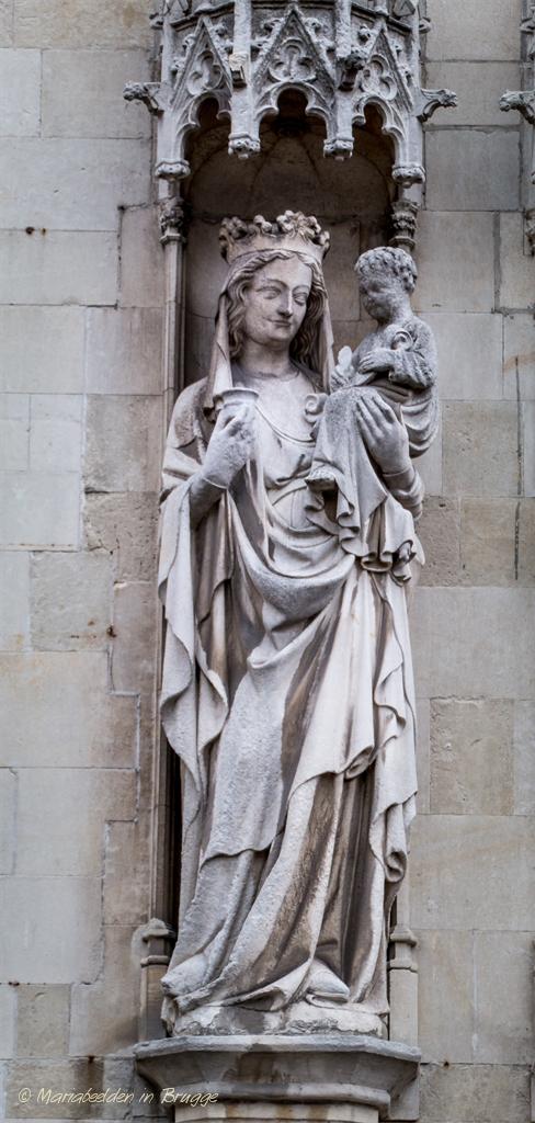 Onze-Lieve-Vrouw met de inktpot-Stadhuis