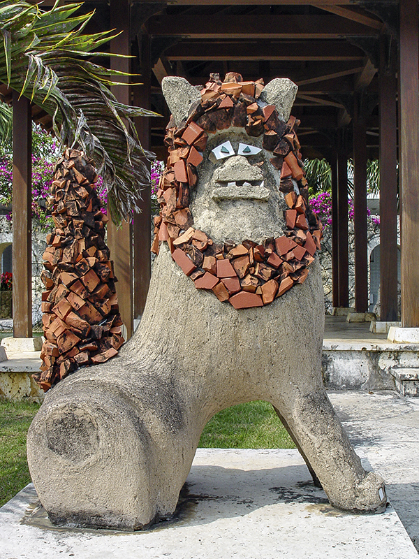 Left shisa, Ishigaki Island