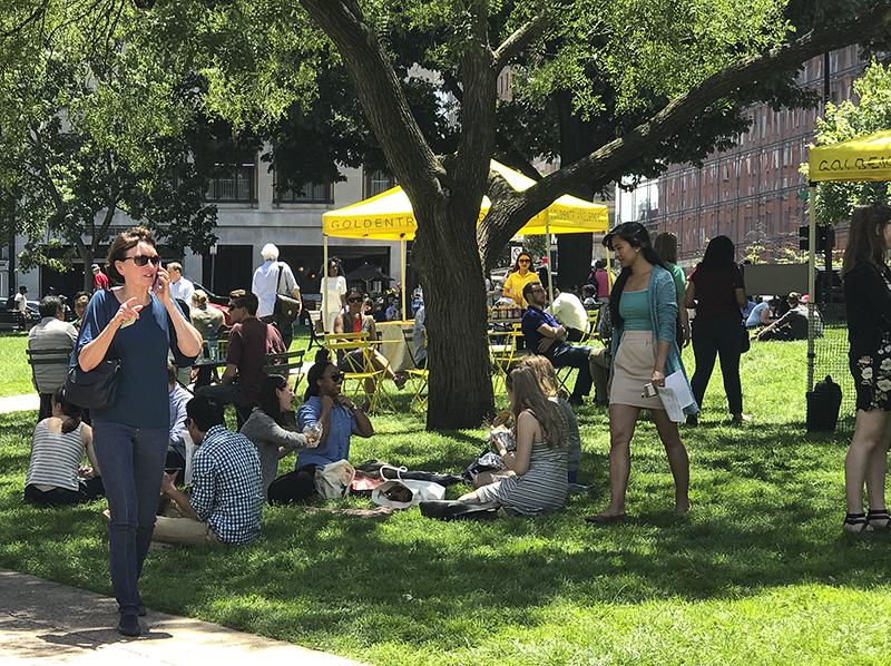 Lunchtime at Farragut Square