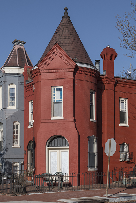 The eternally red house