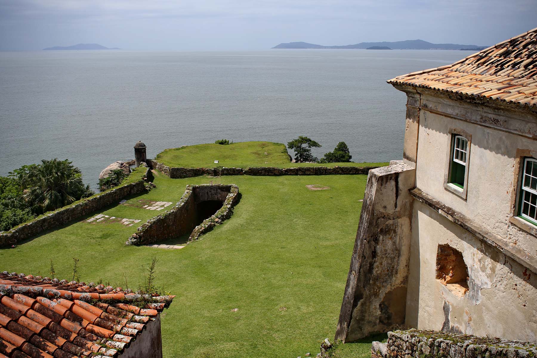 View with the Alpendres house (at right; they call it Alpendres; certainly it was the troops main house). 