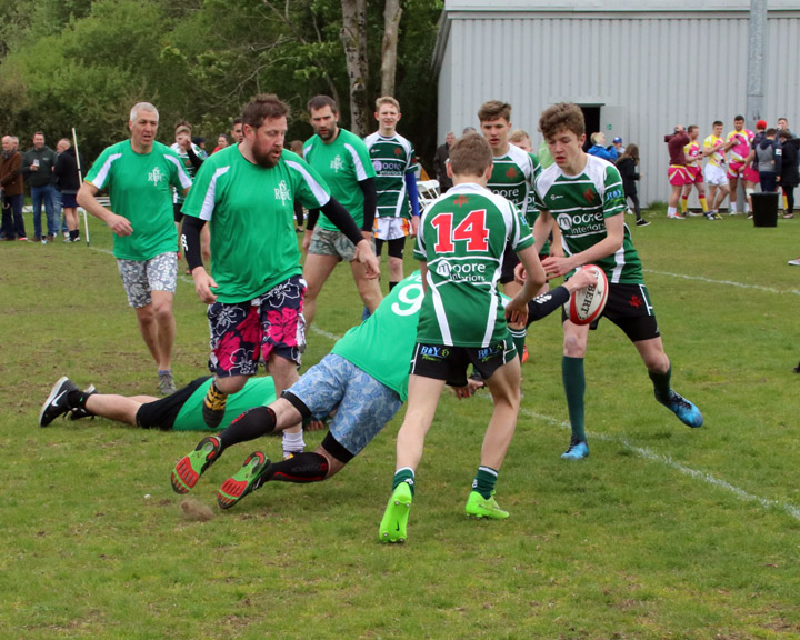 Ross Dives for The Line Whilst Ian Has a Lie Down