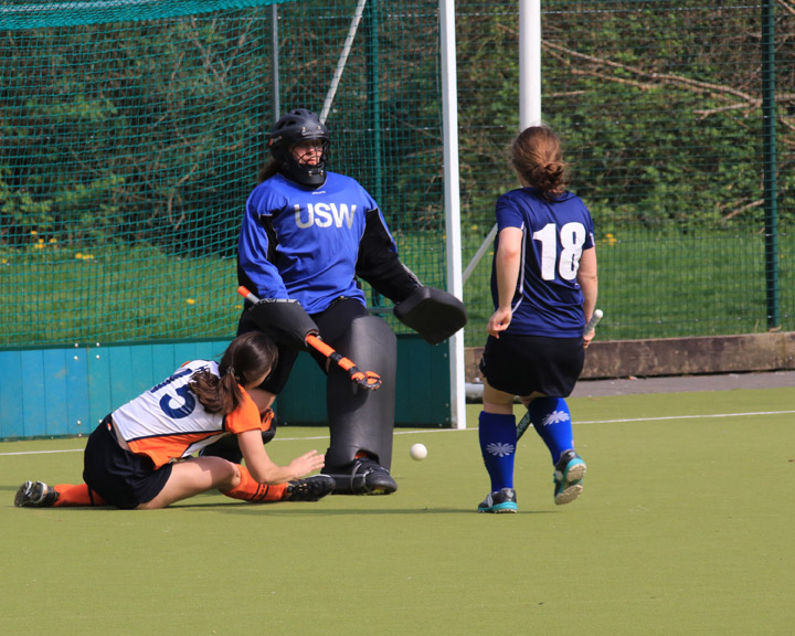Bex Hits The Post