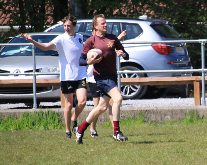 Gary Demonstrates the Classic 1960s Running Stance