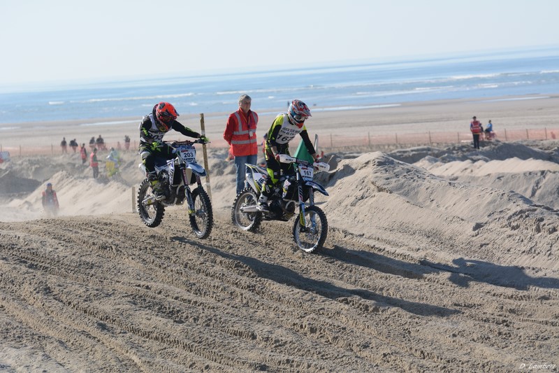 Beach Cross D7-18_199 (800x600).JPG