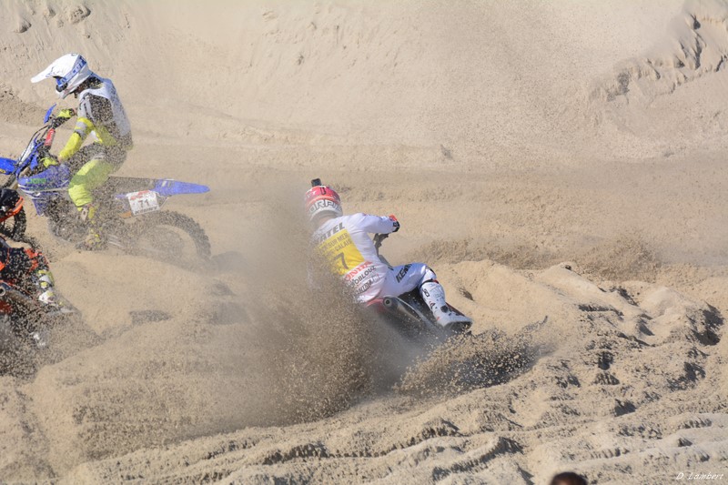 Beach Cross D7-18_213 (800x600).JPG