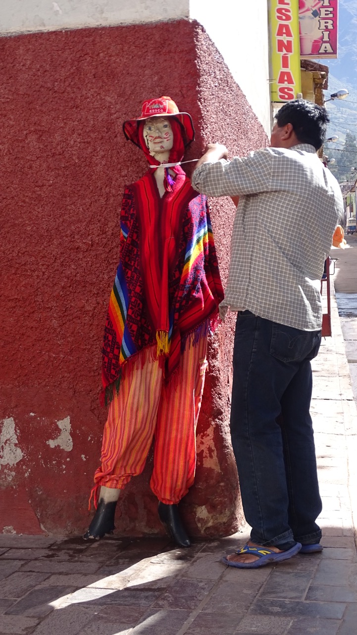 Urubamba Street Scene