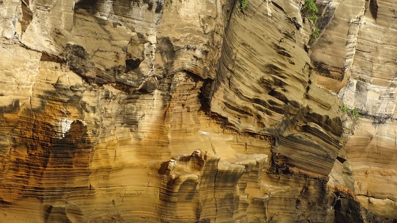 San Cristobal Pitt Point Cliff