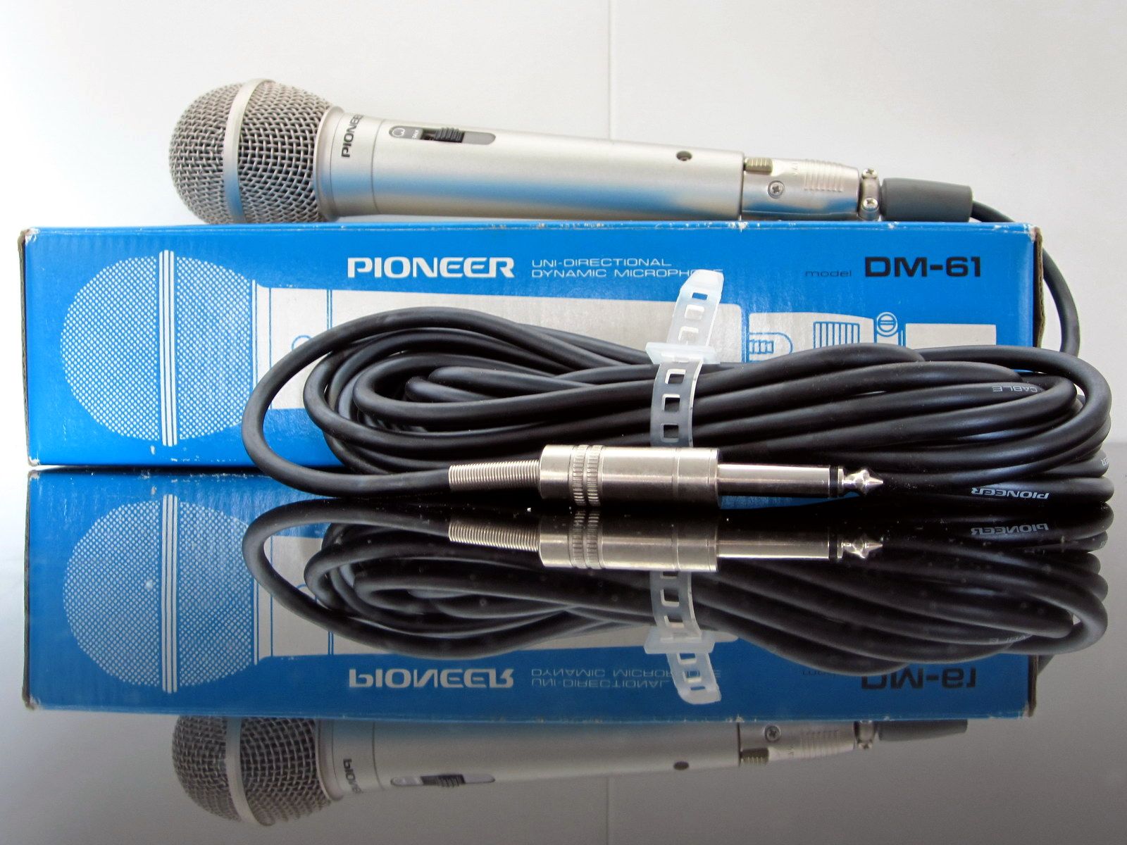 Pioneer DM-61 Dynamic Microphone
