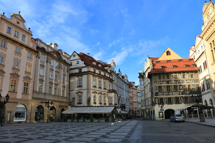 Old Town Square (Staroměstsk nměst)