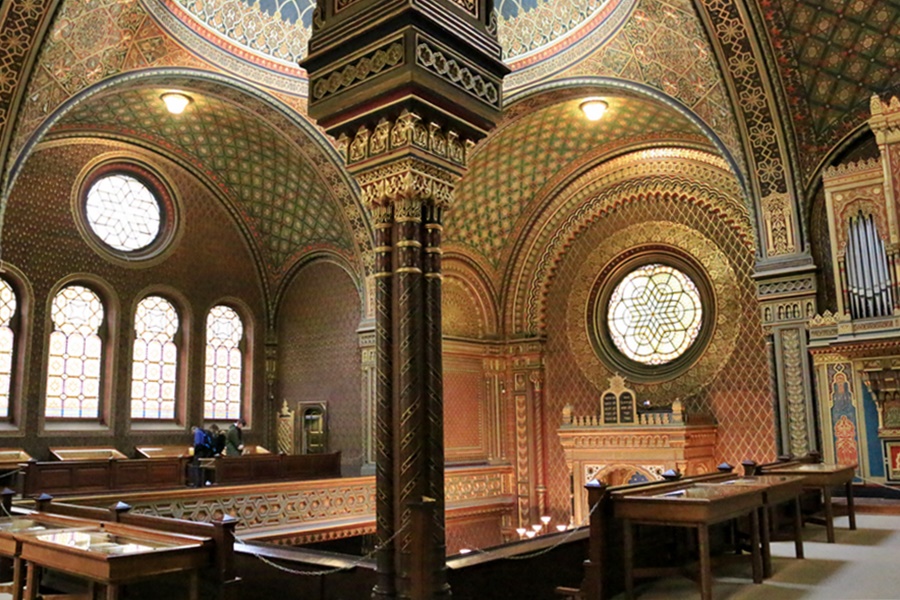 Jewish Museum in Prague  Spanish Synagogue (idovsk muzeum  panělsk synagoga)