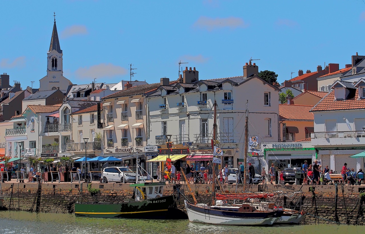 Pornic street scene