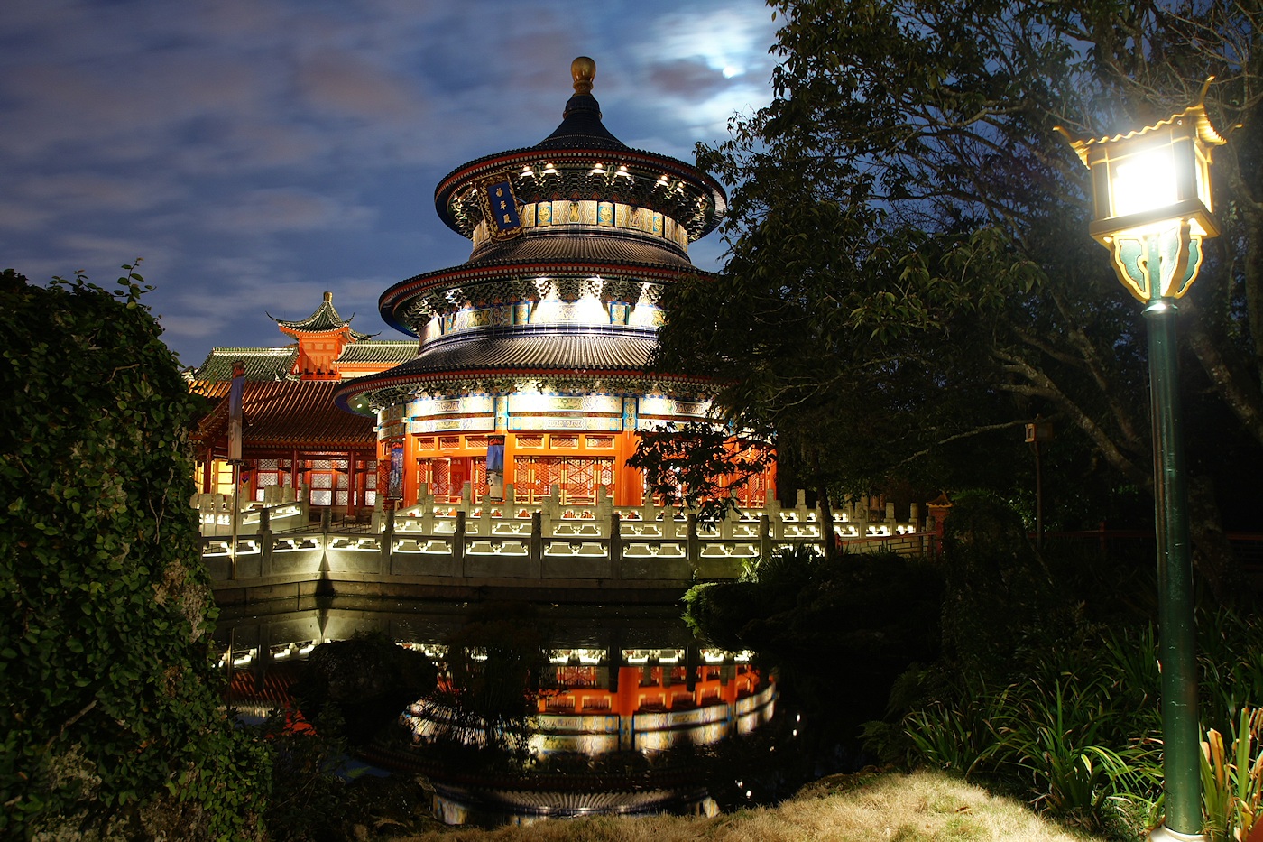 Temple of Heaven under the moon