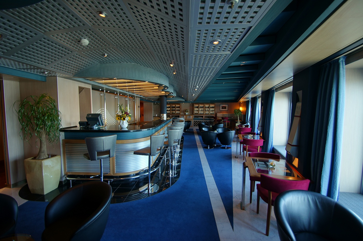 Eurodams Ocean Bar