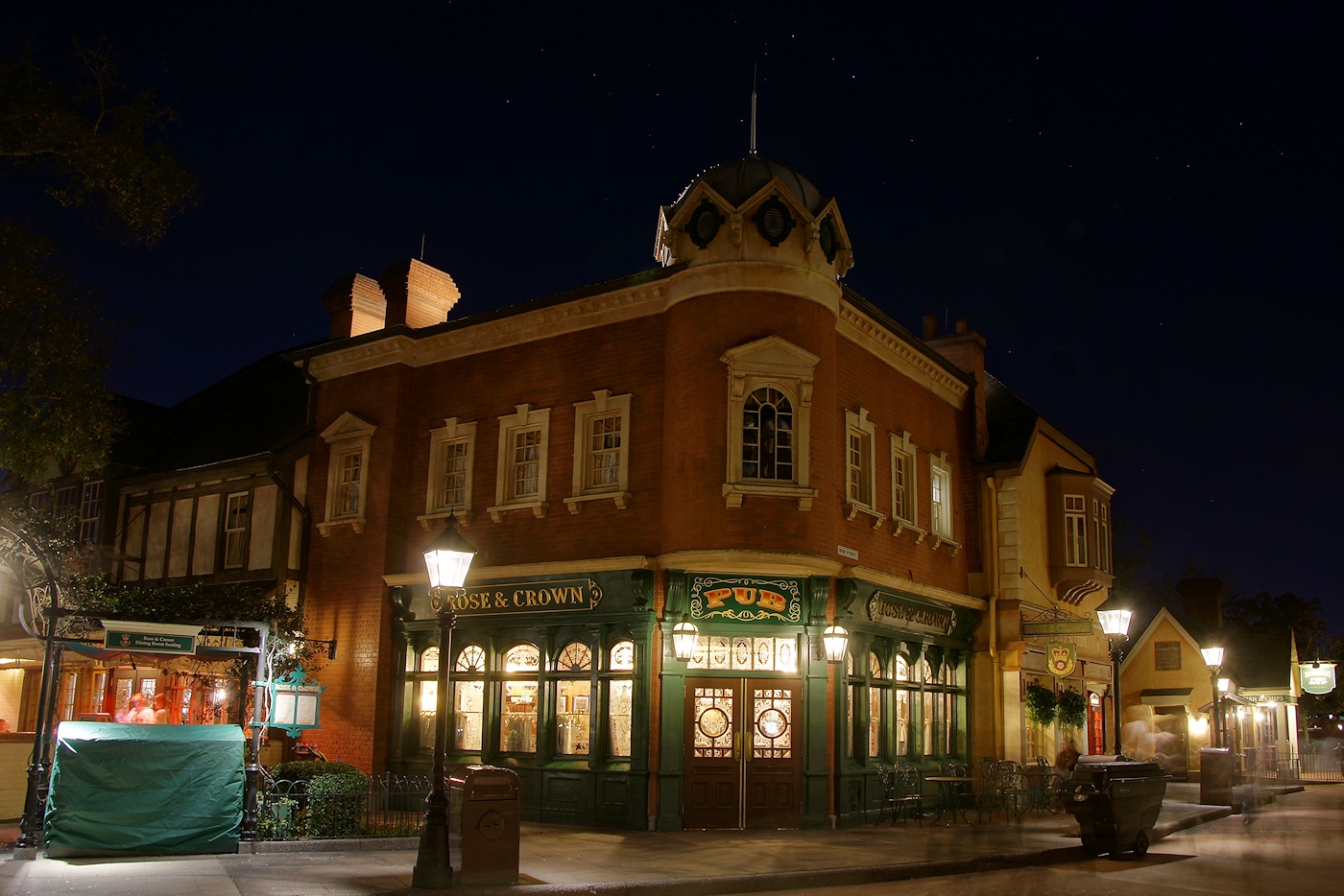 Rose and Crown pub at night