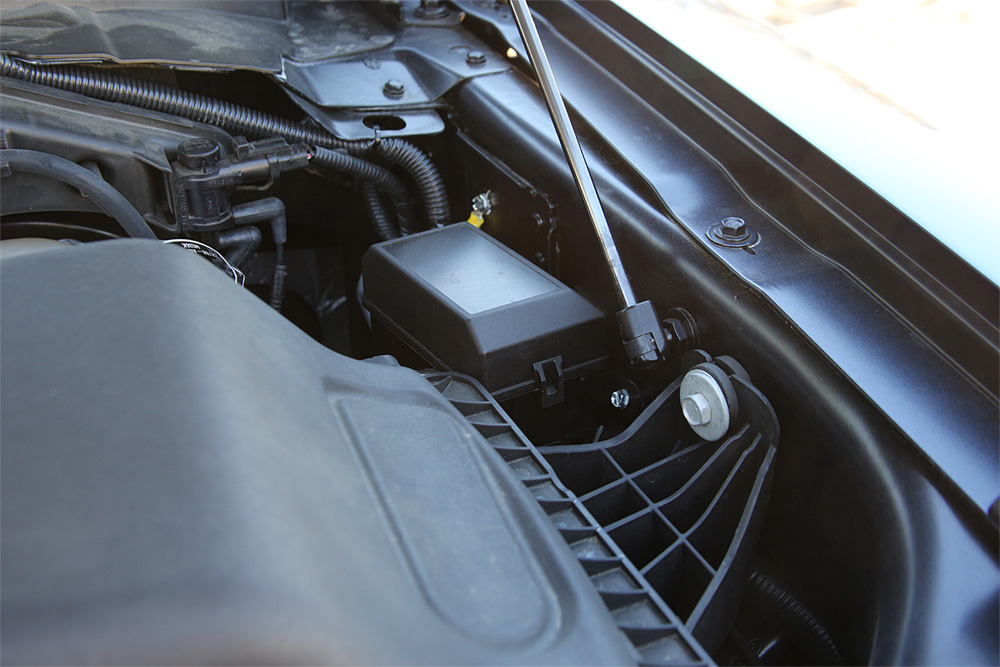 Truck_light_bar_relays_box01.jpg