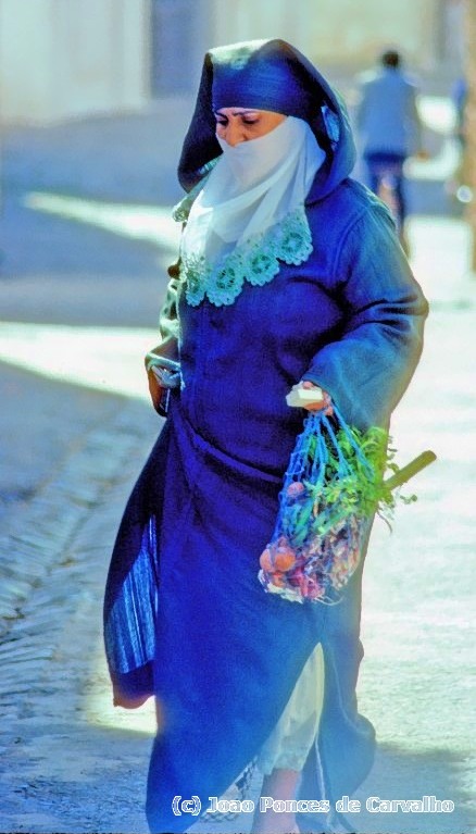 Moroccan Woman, shopping
