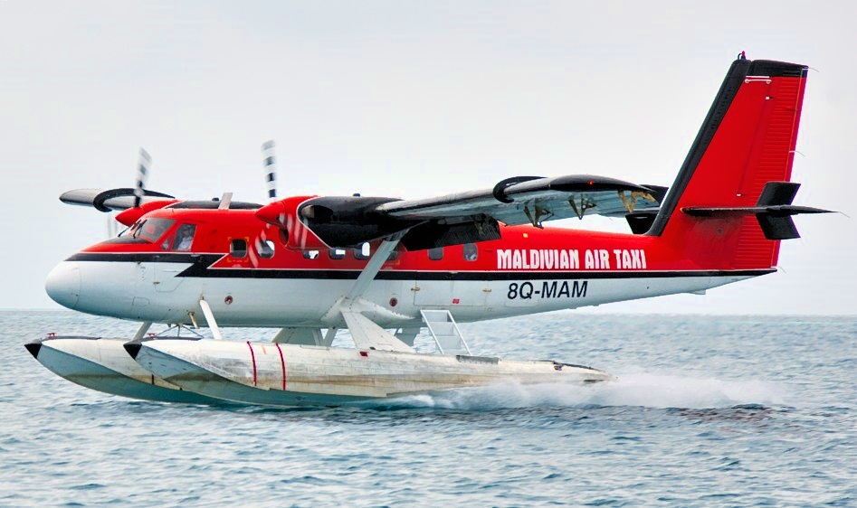 DHC-6, 8Q-MAM Perfect Sea Landing